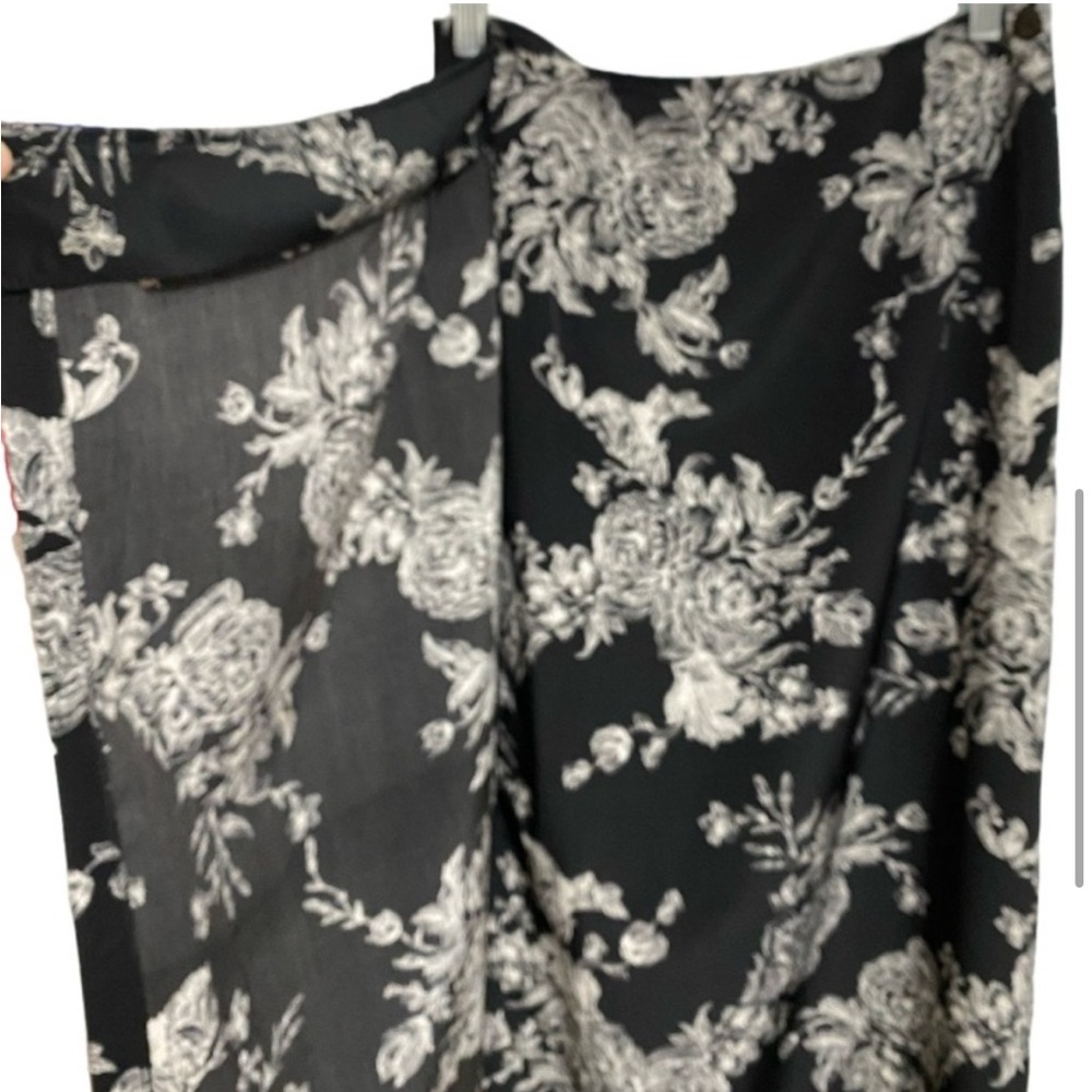 Studio C Black White Floral Wrap Maxi Skirt Size 12 - Picture 5 of 8